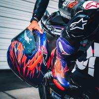 Přilba SUPERTECH R10 FLYTE limitovaná edice JORGE MARTIN, ALPINESTARS (fialová/červená) 2026 (7)